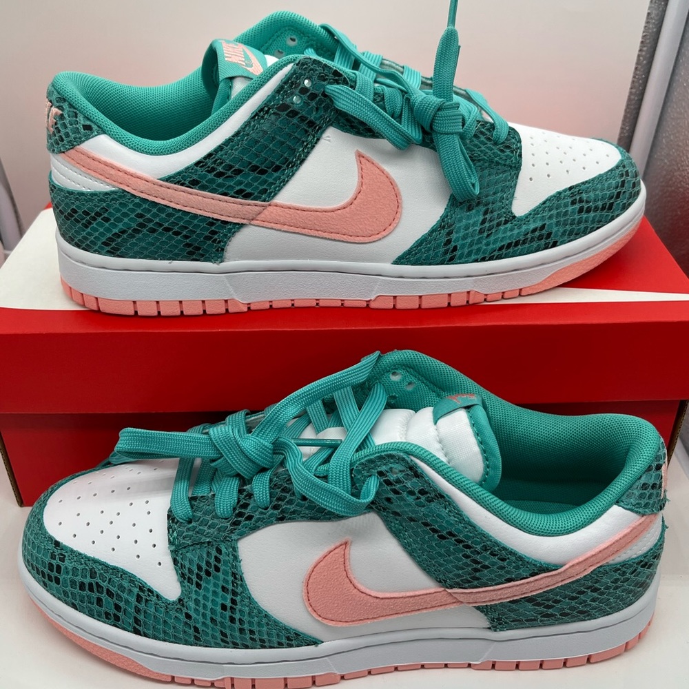 New Nike air dunks low